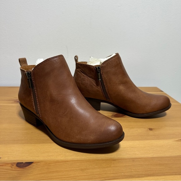 Lucky Brand | Ankle Leather Bootie | Round Toe Block Heel Boots | 7 Wide - Picture 1 of 10